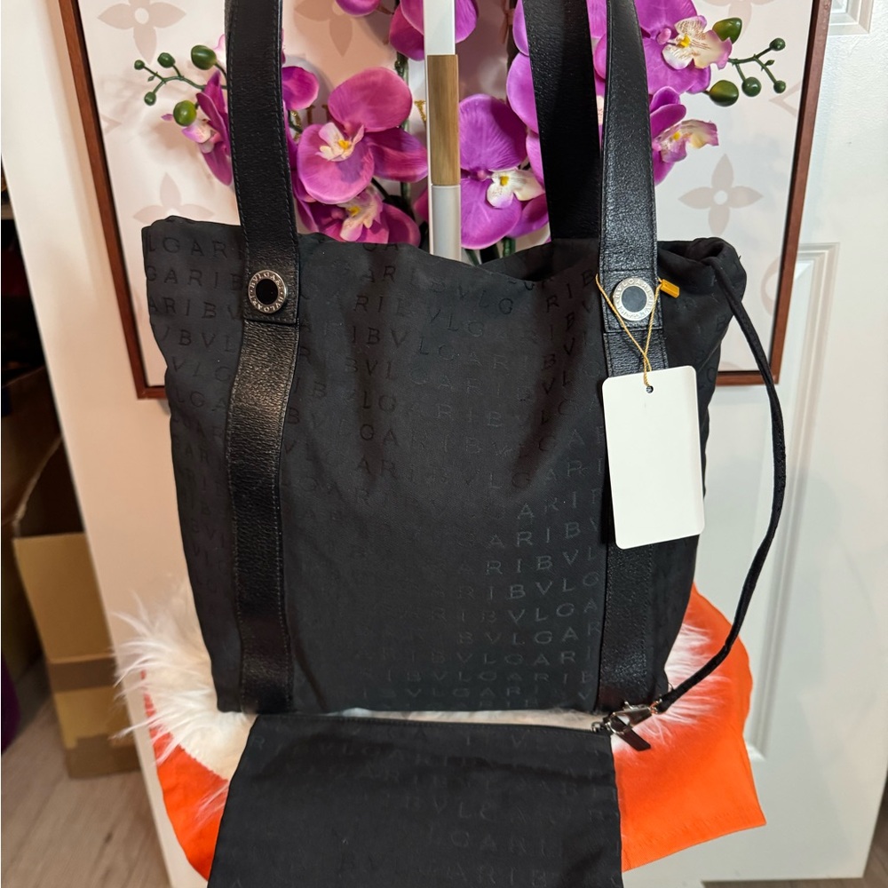 #”136 BVLGARI TOTE Black WITH POUCH